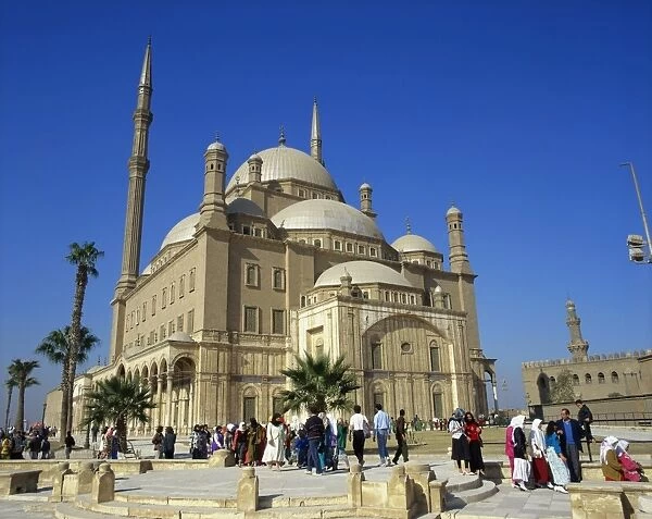 Crowds before the Mohammed Ali Mosque, Cairo, Egypt, North Africa, Africa