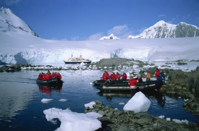 Framed Print : Cruise passengers on excursion by dinghy, Port Lockroy, once a Second World War British Station