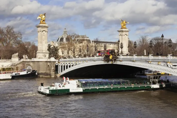 Framed Print : Cruise ship and Pont Alexandre III bridge, Paris, Ile de France, France, Europe Framed Print : Cruise ship and Pont Alexandre III bridge, Paris, Ile de France, France, Europe