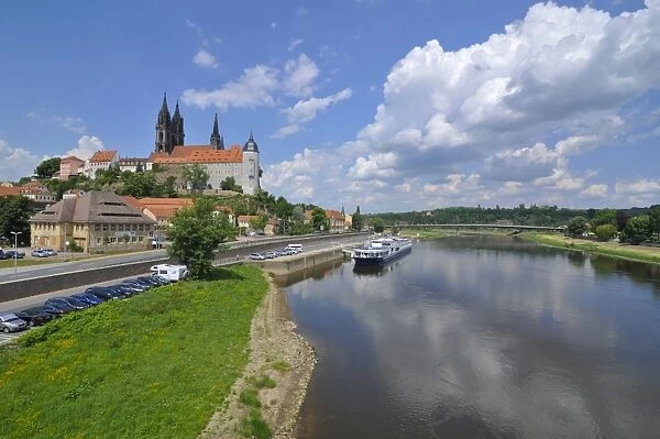 Cruise ship on the River Elbe below the Albrechtsburg, Meissen, Saxony, Germany, Europe