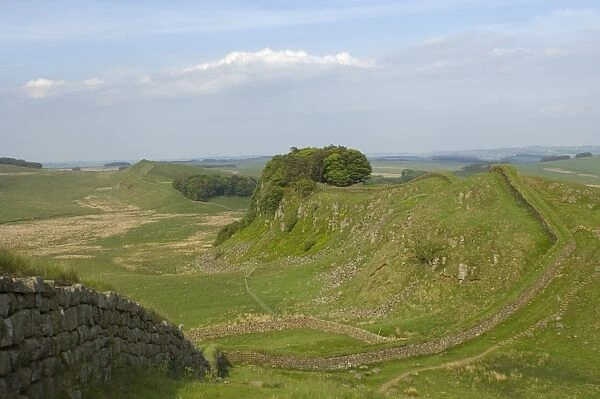 Cuddy Crags to east near Housesteads Fort, Hadrians Wall, UNESCO World Heritage Site
