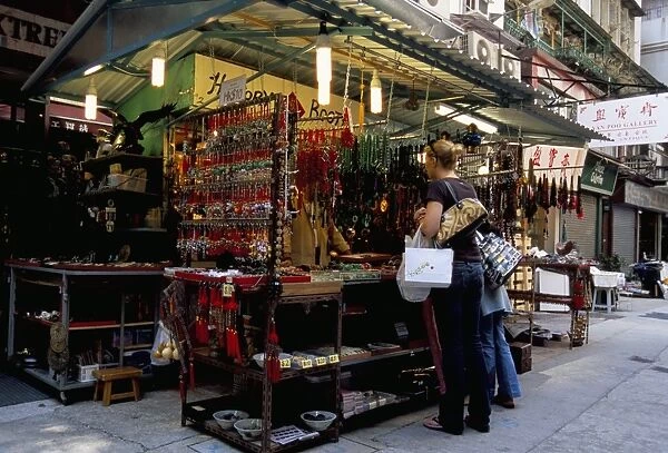 Curios stall, Upper Lascar Row, Cat Street, Hong Kong Island, Hong Kong, China, Asia