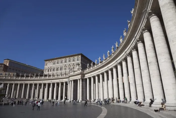Framed Print : Curve of columns in Piazza San Pietro, Vatican City, Rome, Lazio, Italy, Europe Framed Print : Curve of columns in Piazza San Pietro, Vatican City, Rome, Lazio, Italy, Europe