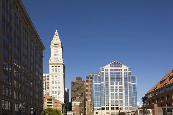 Custom House and buildings in the Financial District