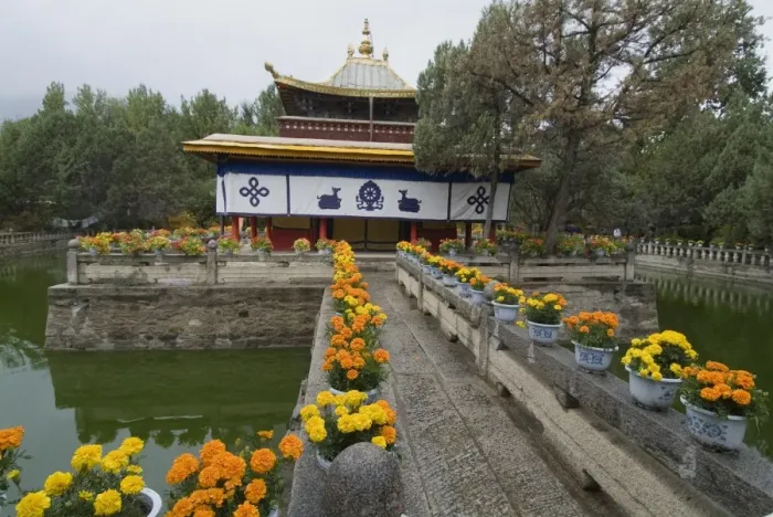 Framed Print : Dalai Lamas former summer palace, Lhasa, Tibet, China, Asia Framed Print : Dalai Lamas former summer palace, Lhasa, Tibet, China, Asia