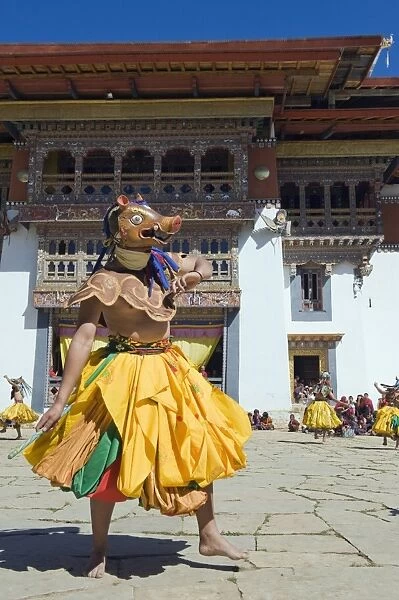 Dancers in costume at Tsechu (festival), Gangtey Gompa (Monastery), Phobjikha Valley
