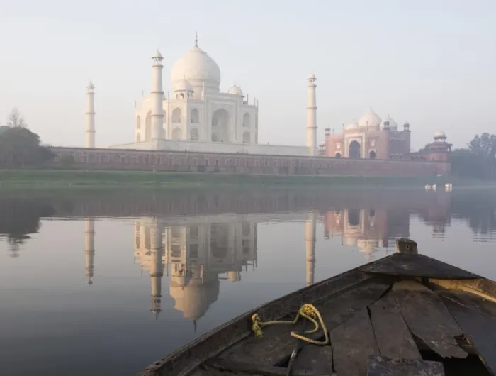 Framed Print : Dawn on the Taj Mahal from Yamuna River, UNESCO World Heritage Site, Agra, Uttar Pradesh Framed Print : Dawn on the Taj Mahal from Yamuna River, UNESCO World Heritage Site, Agra, Uttar Pradesh