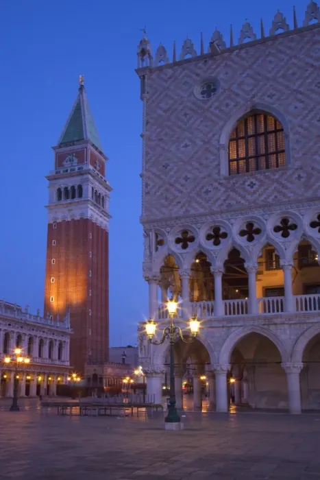 Framed Print : Daybreak view of Piazza San Marco (St. Marks Square) and Campanile with Doges Palace Framed Print : Daybreak view of Piazza San Marco (St. Marks Square) and Campanile with Doges Palace
