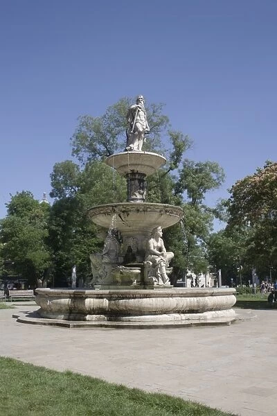 Deak Ferenc Ter park with centrepiece fountain, Budapest, Hungary, Europe