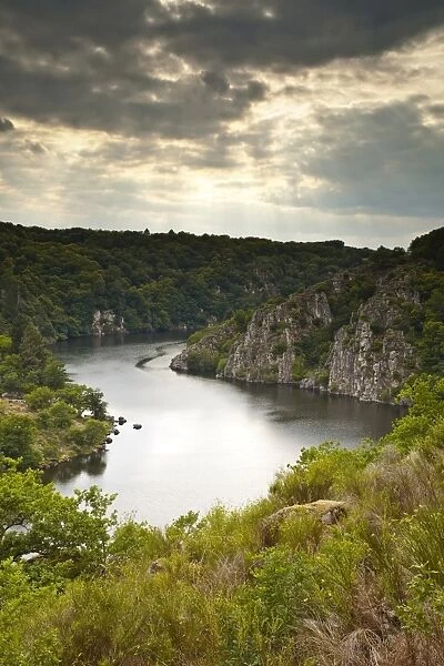 Deep gorges in the River Creuse near to Crozant, Creuse, Limousin, France, Europe