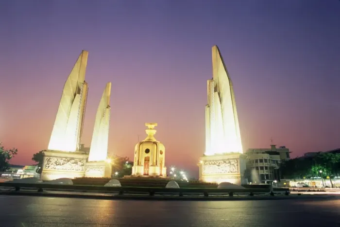 Framed Print : Democracy Monument at night Framed Print : Democracy Monument at night