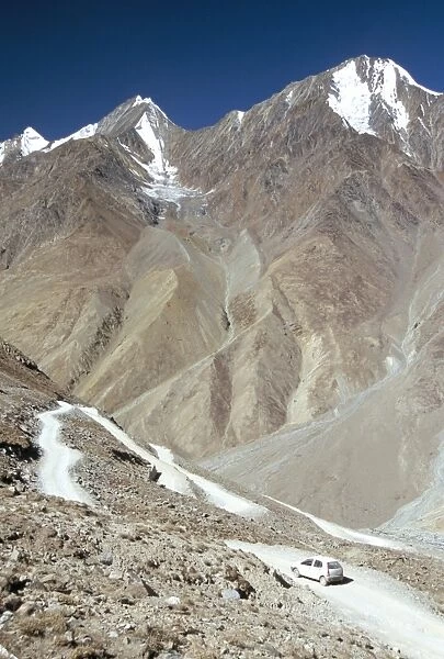 Descent from Kunzum Pass