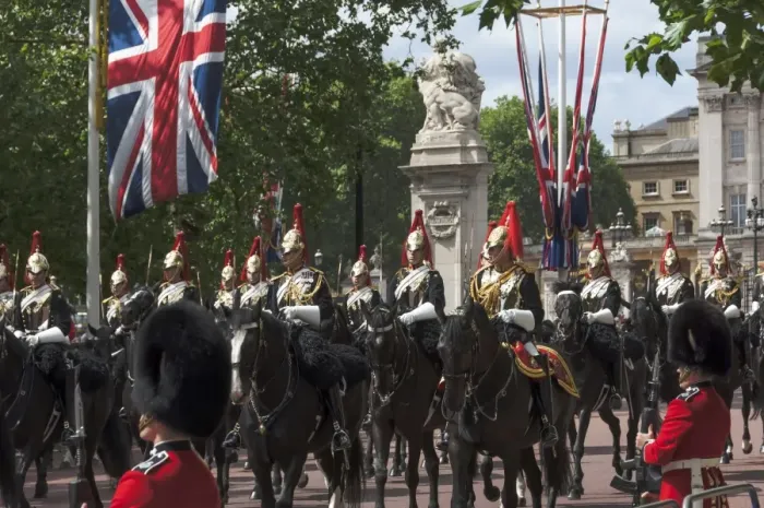 Framed Print : Detachment of Mounted Guard in the Mall en route to Trooping of the Colour, London Framed Print : Detachment of Mounted Guard in the Mall en route to Trooping of the Colour, London