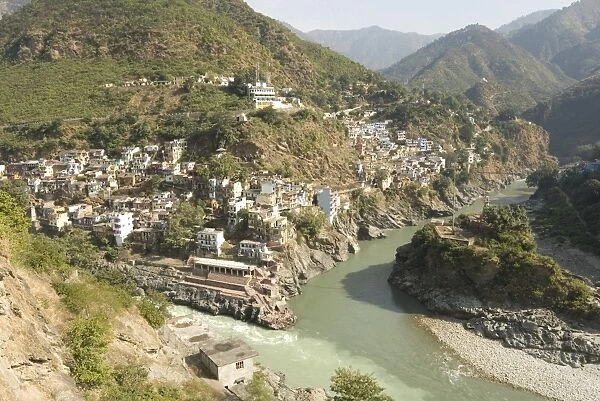 Devaprayag (Deoprayag), holy site where Bhagirathi and Alaknanda Rivers converge to form the River Ganges, Garwhal Himalaya, Uttarakhand, India, Asia