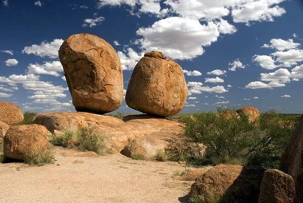 Devils Marbles, the result of spheroidal weathering of strong granite beneath an ancient soil