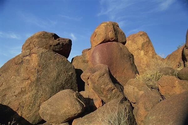 The Devils Pebbles, piles of granite boulders near the Stuart Highway