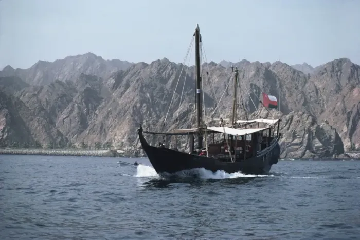 Framed Print : Dhow leaving Muttrah harbour, Muscat, Oman, Middle East Framed Print : Dhow leaving Muttrah harbour, Muscat, Oman, Middle East
