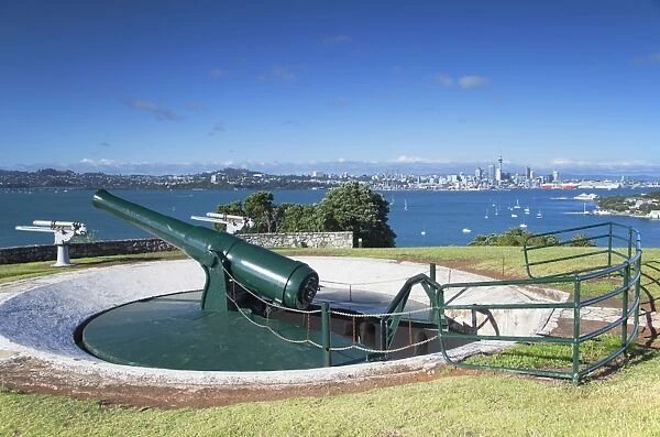 Disappearing gun and Auckland skyline, North Head Historic Reserve, Devonport, Auckland, North Island, New Zealand, Pacific
