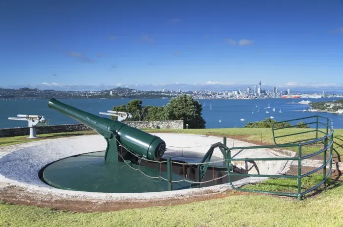 Framed Print : Disappearing gun and Auckland skyline, North Head Historic Reserve, Devonport, Auckland, North Island, New Zealand, Pacific Framed Print : Disappearing gun and Auckland skyline, North Head Historic Reserve, Devonport, Auckland, North Island, New Zealand, Pacific