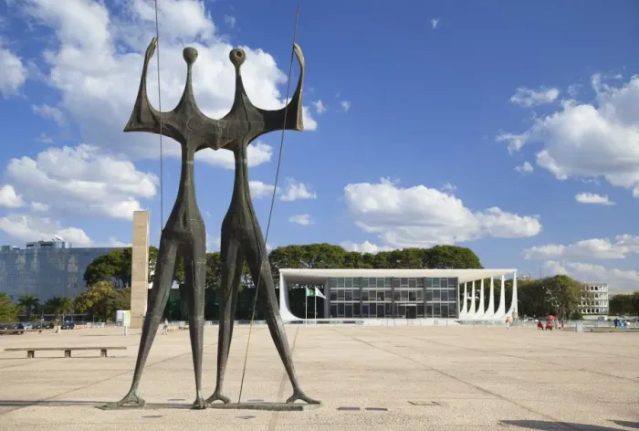 Framed Print : Dois Candangos (Two Labourers) sculpture, Supreme Federal Court, Three Powers Square, UNESCO World Heritage Site, Brasilia, Federal District, Brazil, South America Framed Print : Dois Candangos (Two Labourers) sculpture, Supreme Federal Court, Three Powers Square, UNESCO World Heritage Site, Brasilia, Federal District, Brazil, South America