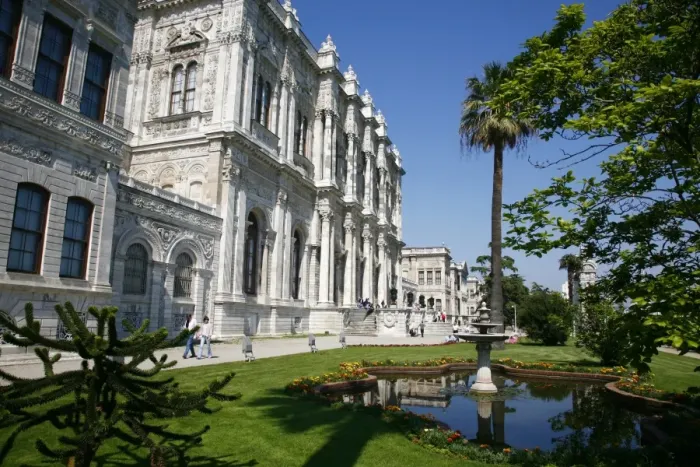 Framed Print : Dolmabahce Palace, Istanbul, Turkey, Europe Framed Print : Dolmabahce Palace, Istanbul, Turkey, Europe