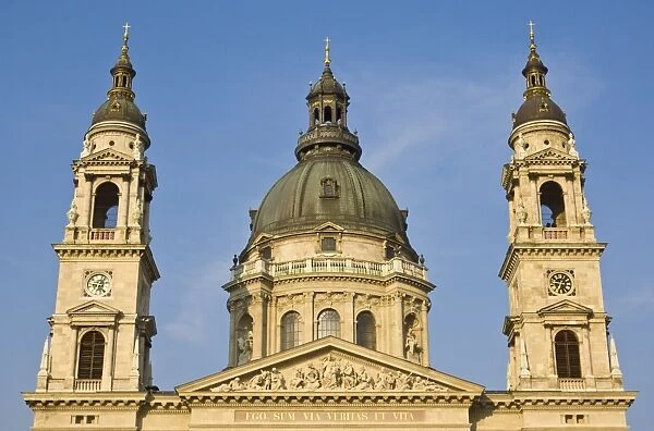 Dome of St. Stephens basilica (Szent Istvan Bazilika), Budapest, Hungary, Europe