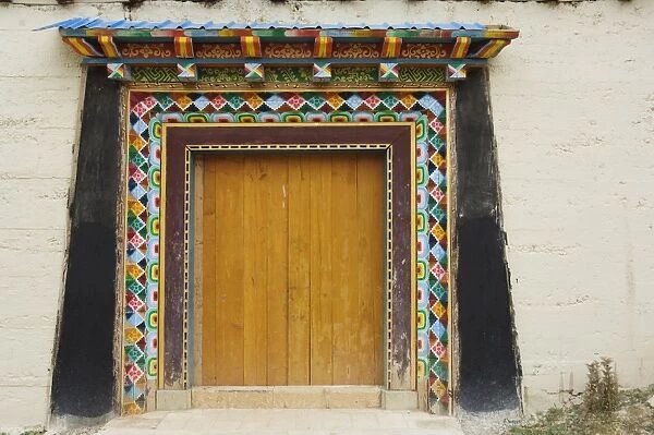 Door, Gedan Song Zanling Temple, Shangri-La (Zhongdian), Yunnan Province, China, Asia
