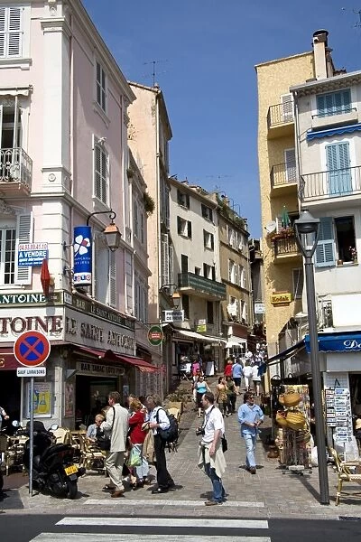Downtown streets, Cannes, Alpes Maritimes, Provence, Cote d Azur, French Riviera