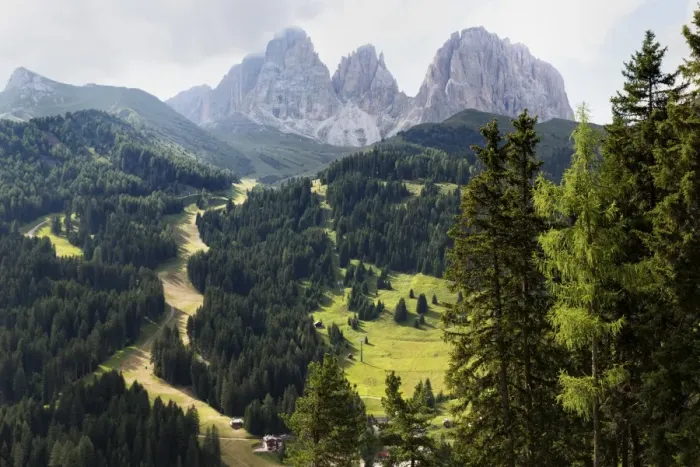 Framed Print : The dramatic Sassolungo mountains in the Dolomites near Canazei, Trentino-Alto Adige, Italy, Europe Framed Print : The dramatic Sassolungo mountains in the Dolomites near Canazei, Trentino-Alto Adige, Italy, Europe