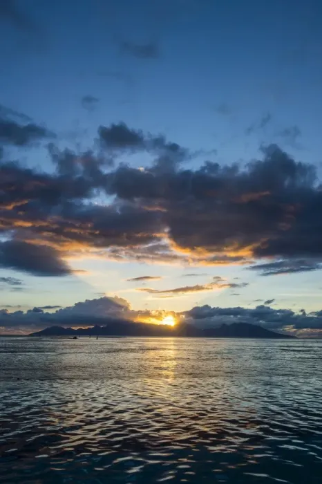 Framed Print : Dramatic sunset over Moorea, Papeete, Tahiti, Society Islands, French Polynesia, Pacific Framed Print : Dramatic sunset over Moorea, Papeete, Tahiti, Society Islands, French Polynesia, Pacific