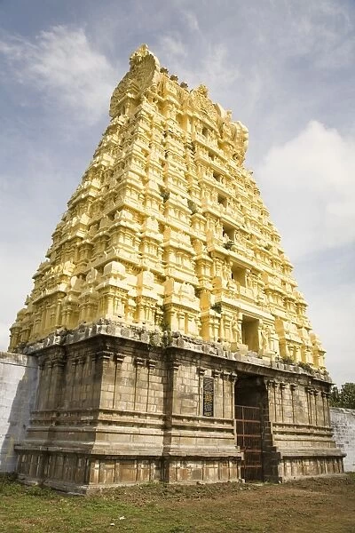 A Dravidinian gopuram (temple gateway) at the Ekambereshwara Temple in Kanchipuram