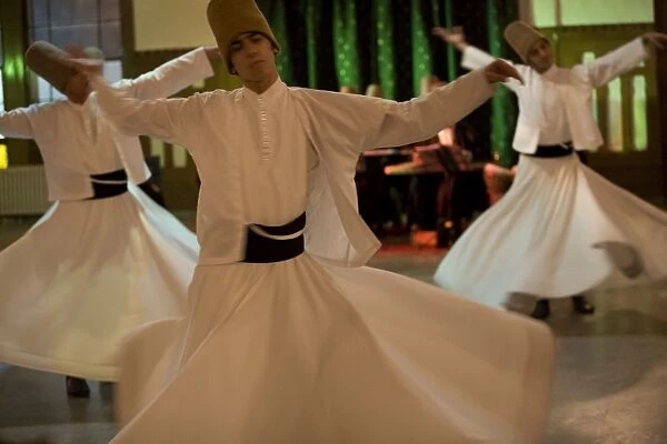 Drevish mystic dance at the Sirkeci station, Istanbul, Turkey, Asia Minor, Eurasia