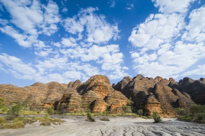 Framed Print : Dry river before the the beehive-like mounds in the Purnululu National Park, UNESCO World Heritage Site, Bungle Bungle mountain range, Western Australia, Australia, Pacific