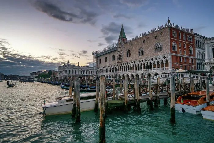 Framed Print : Ducal Palace near the Grand Canal at sunset, Venice, UNESCO World Heritage Site, Veneto, Italy, Europe