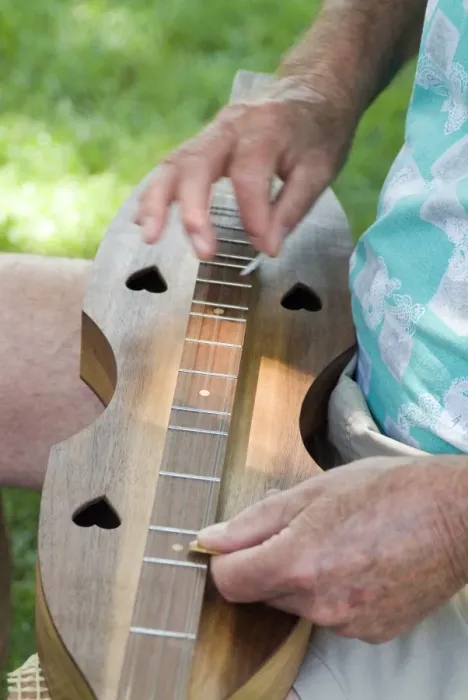 Framed Print : Dulcimer, Vandalia Music Festival Framed Print : Dulcimer, Vandalia Music Festival