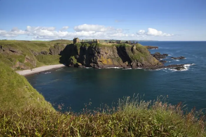 Framed Print : Dunnottar Castle across Old Hall Bay near Stonehaven, Aberdeenshire, Scotland, United Kingdom, Europe Framed Print : Dunnottar Castle across Old Hall Bay near Stonehaven, Aberdeenshire, Scotland, United Kingdom, Europe