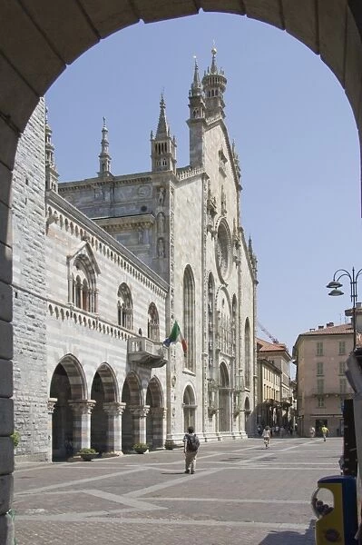 The Duomo e Broletto, City of Como, Lake Como, Italy, Europe