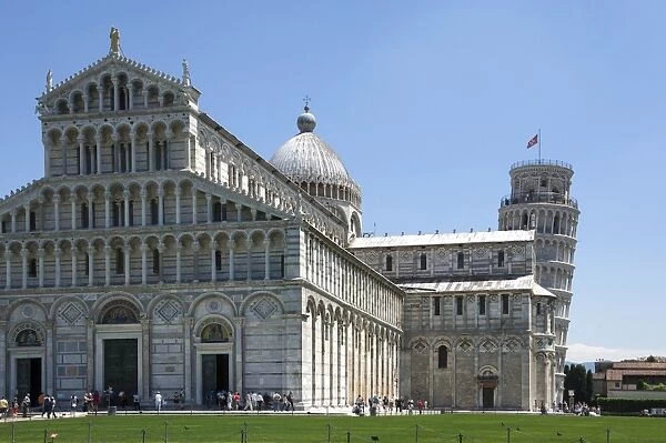 The Duomo and Leaning Tower, UNESCO World Heritage Site, Pisa, Tuscany, Italy, Europe