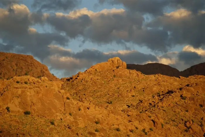 Framed Print : Dusk light on mountains Framed Print : Dusk light on mountains