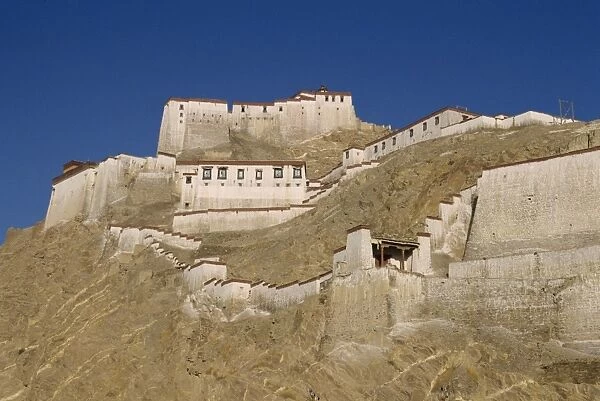 The Dzong or fort at Gyantse in Tibet, China, Asia