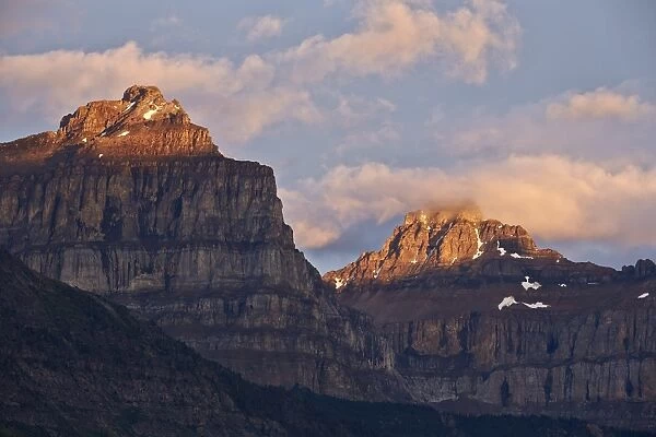 Early light on rugged peaks, Banff National Park, UNESCO World Heritage Site, Alberta, Rocky Mountains, Canada, North America