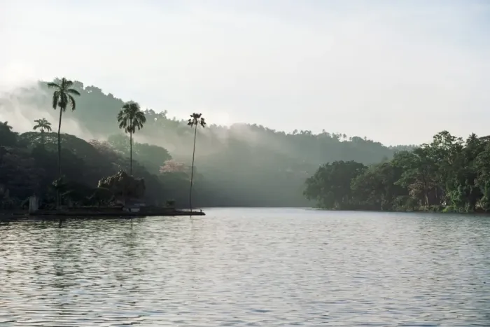 Framed Print : Early morning view over Kandy Lake Framed Print : Early morning view over Kandy Lake