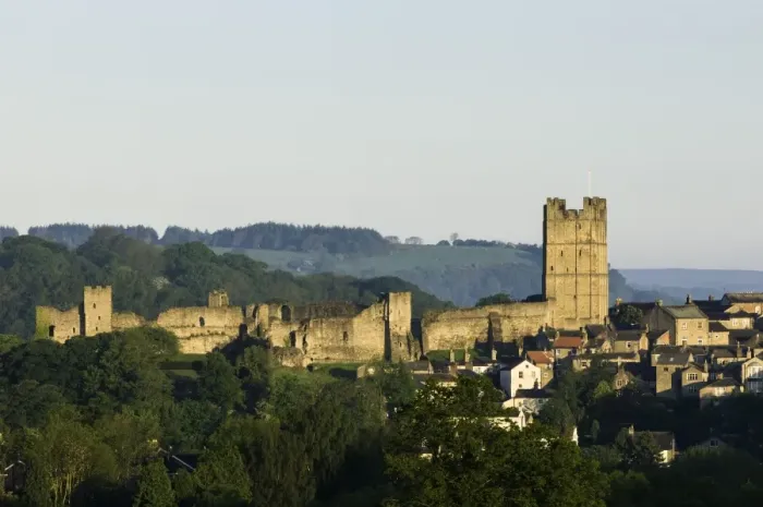 Framed Print : Early morning view of Richomd Castle in Yorkshire, England, United Kingdom, Europe Framed Print : Early morning view of Richomd Castle in Yorkshire, England, United Kingdom, Europe