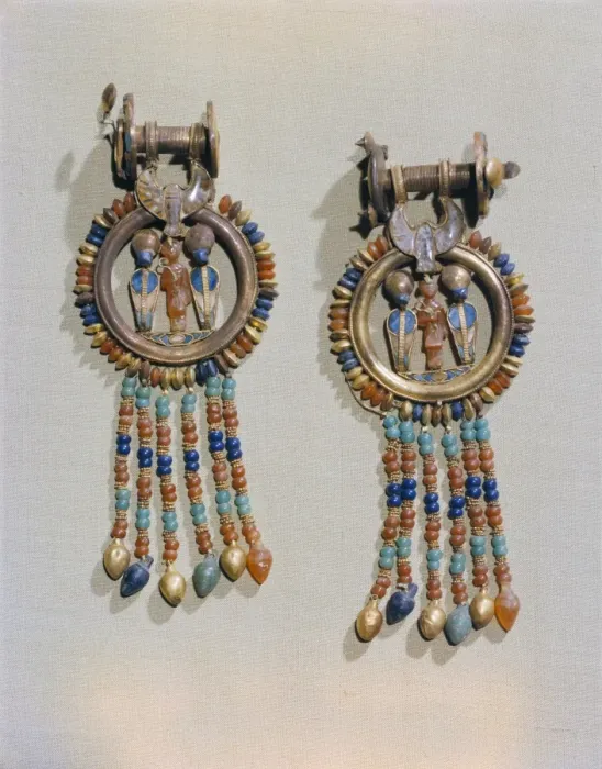 Framed Print : Earrings which show the king flanked by two sacred serpents in the centre of the clip Framed Print : Earrings which show the king flanked by two sacred serpents in the centre of the clip