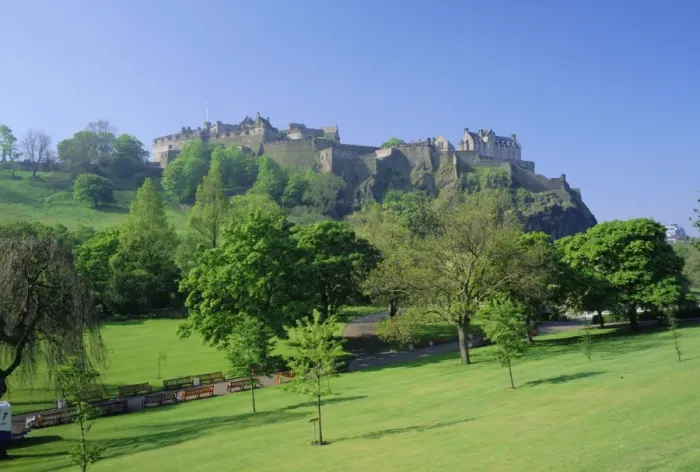 Framed Print : Edinburgh Castle and gardens Framed Print : Edinburgh Castle and gardens