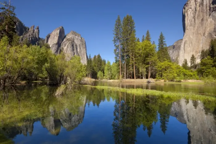 Framed Print : El Capitan, a 3000 feet granite monolith on the right, Cathedral Rocks Framed Print : El Capitan, a 3000 feet granite monolith on the right, Cathedral Rocks