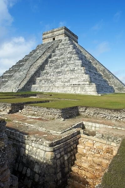 El Castillo pyramid (Temple of Kukulcan) in the ancient Mayan ruins of Chichen Itza
