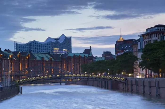 Framed Print : Elbphilharmonic concert hall and warehouses of Speicherstadt, UNESCO World Heritage Site Framed Print : Elbphilharmonic concert hall and warehouses of Speicherstadt, UNESCO World Heritage Site