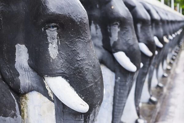Elephant statues at Ruvanvelisaya Dagoba in the Mahavihara (The Great Monastery), Anuradhapura, UNESCO World Heritage Site, Sri Lanka, Asia