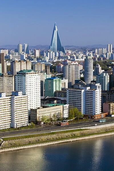 Elevated city skyline including the Ryugyong hotel and Taedong River, Pyongyang, Democratic Peoples Republic of Korea (DPRK), North Korea, Asia
